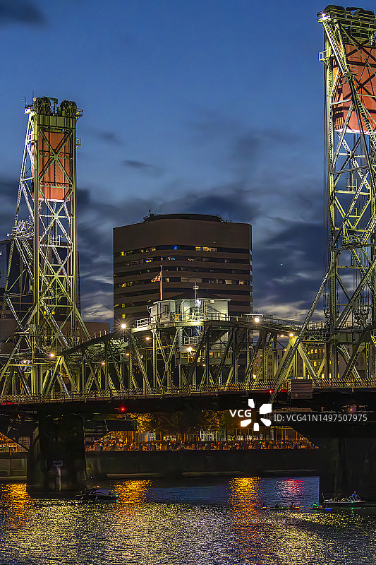 波特兰夜景钢桥图片素材