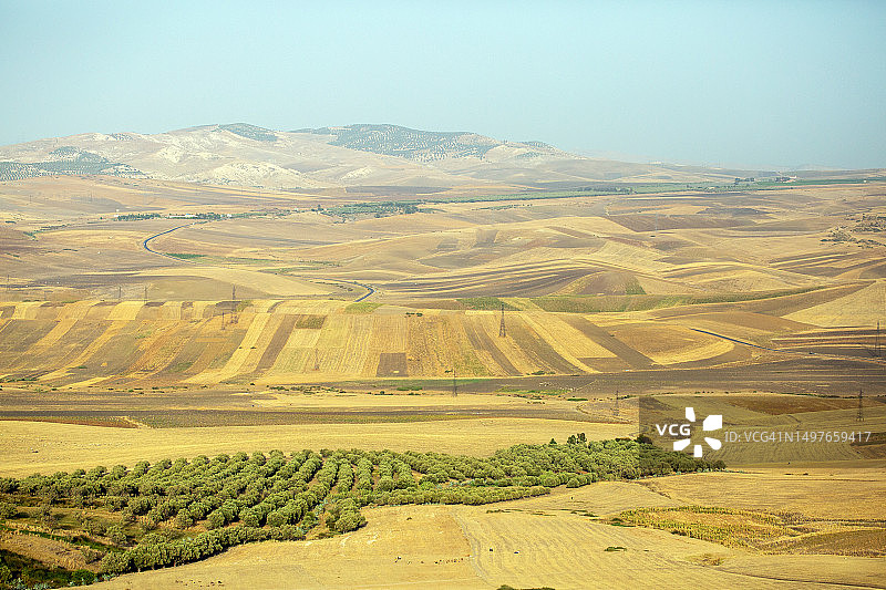 穆莱·伊德里斯·泽尔洪，中阿特拉斯山脉，摩洛哥，北非图片素材