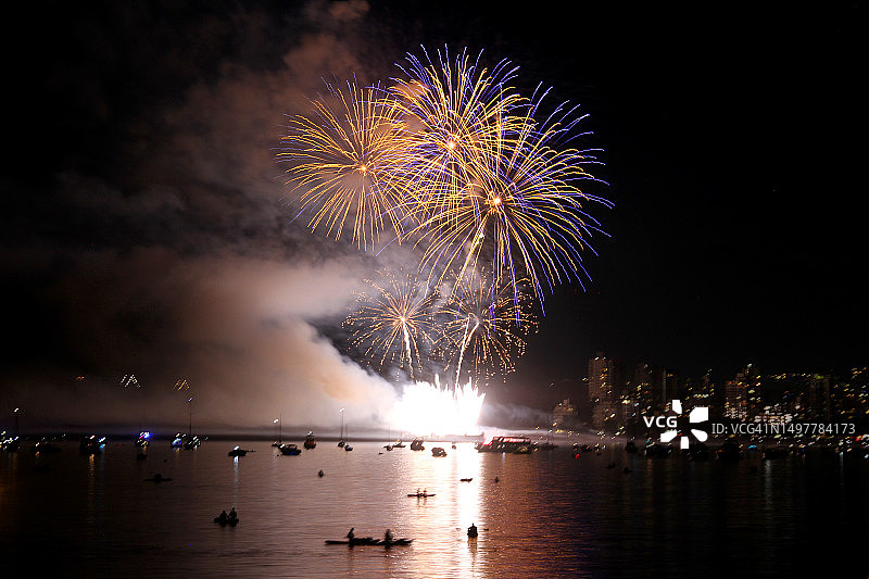 蓝色尖端图片素材