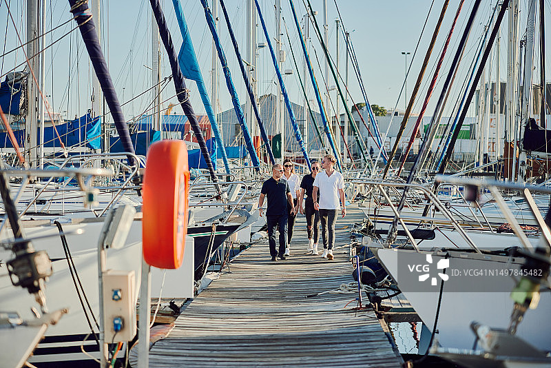 船厂团队夏季游艇之旅图片素材