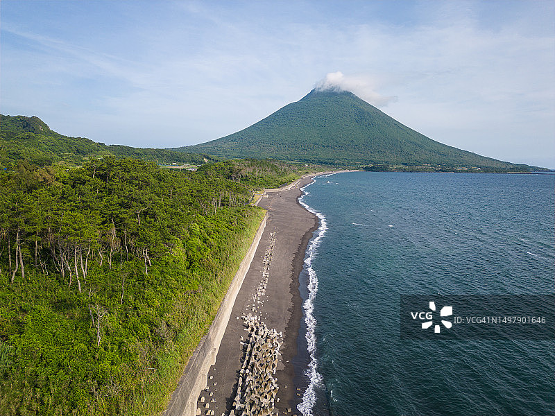 日本鹿儿岛附近开闻火山鸟瞰图图片素材