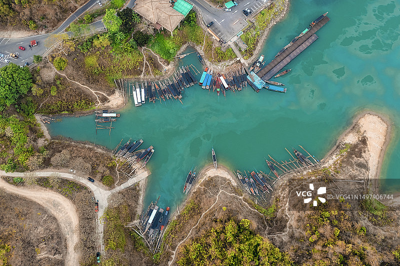 泰国素叻他尼府考索国家公园拉查普拉帕水坝航拍日出图片素材