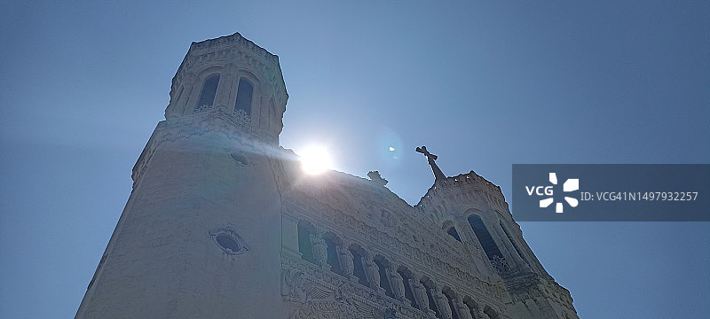 富维耶圣母院低角度拍摄，法国里昂图片素材