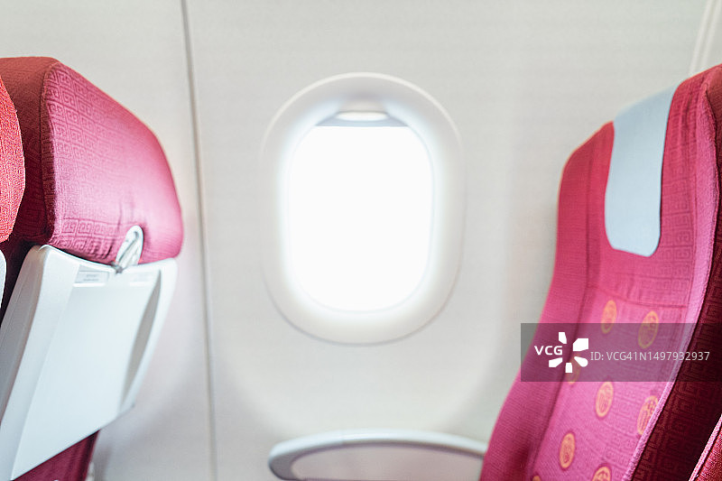 带乘客座椅的飞机内部图片素材