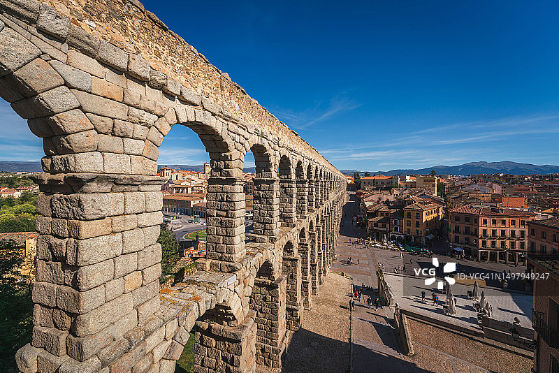 塞哥维亚罗马水道桥，西班牙图片素材