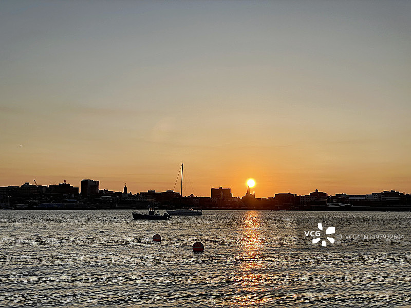 日落时分美国缅因州波特兰港图片素材