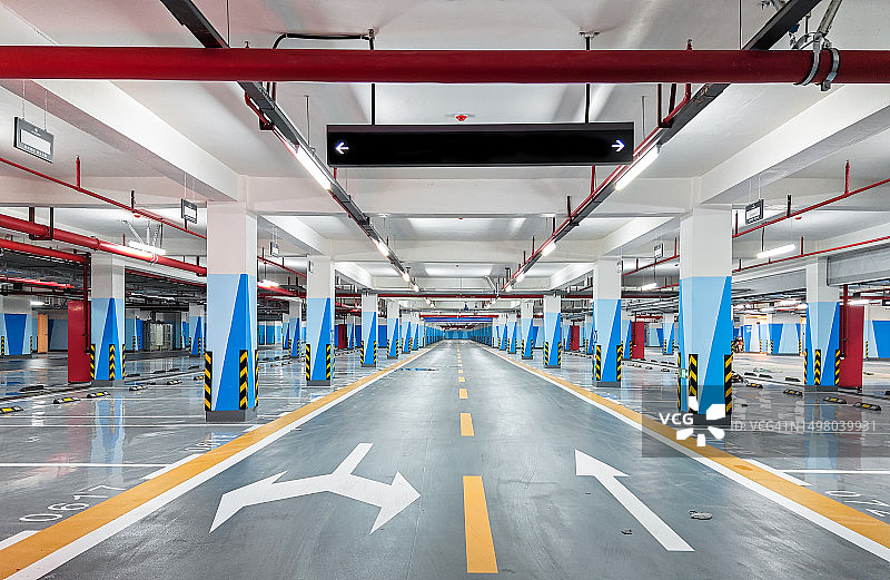 地下停车场图片素材
