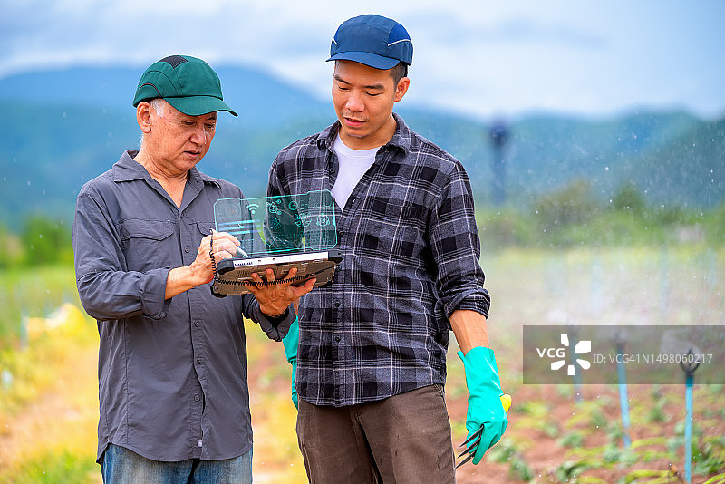 智能农业技术在优化和自动化农业运营中的应用图片素材