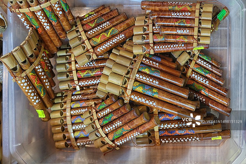 集市上出售的排箫特写图片素材