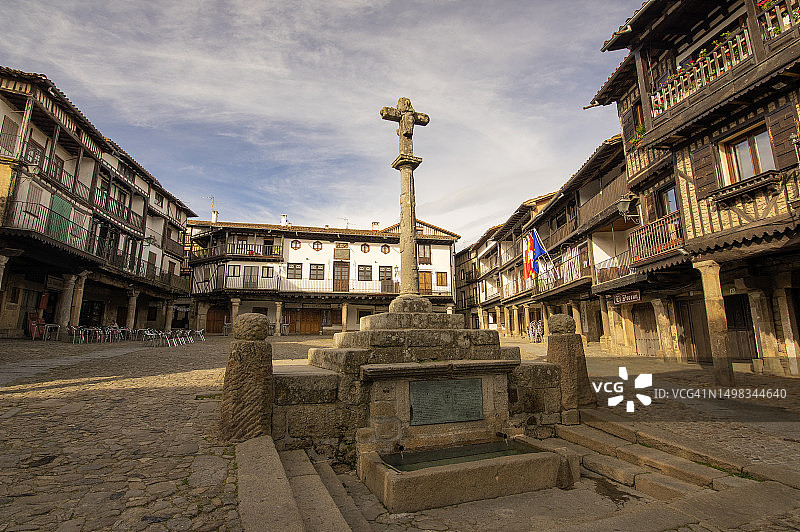 阿尔贝卡村及其马约尔广场图片素材