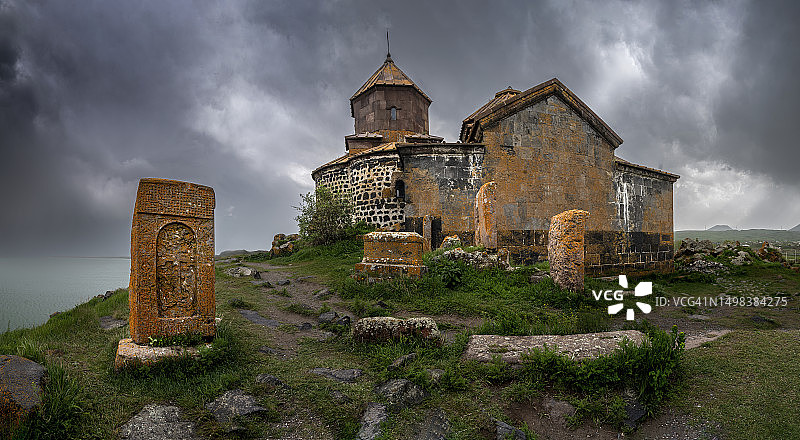 亚美尼亚塞凡湖哈伊拉万克修道院风光图片素材