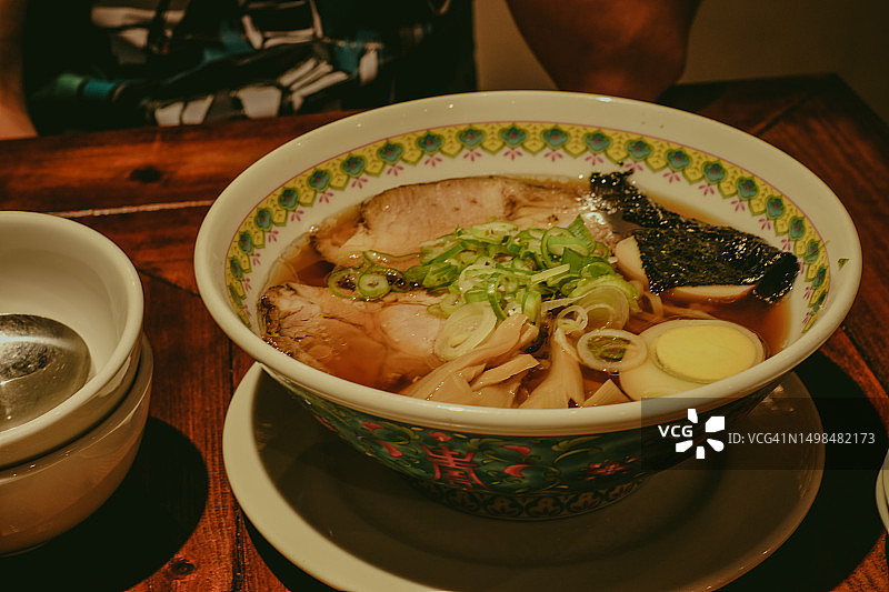 日式拉面：经典日式面条汤图片素材