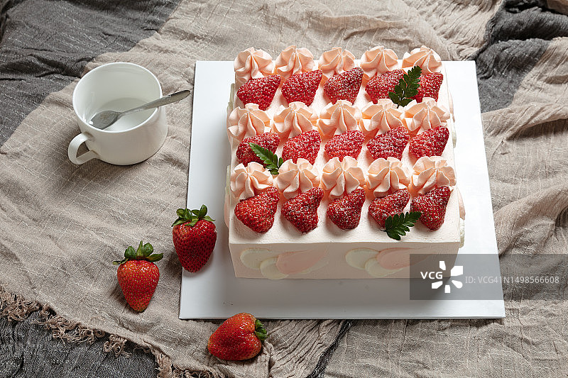 草莓蛋糕图片素材