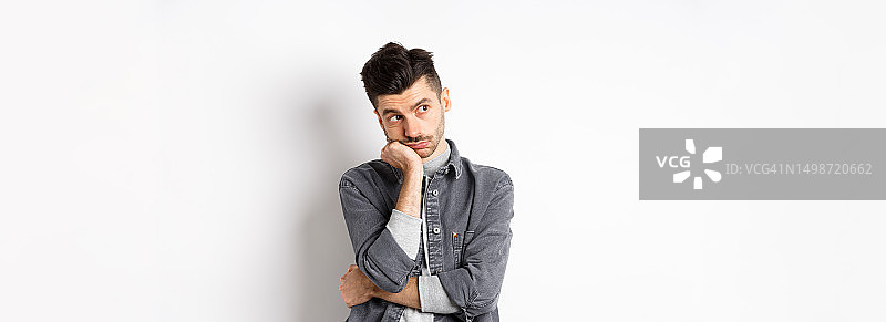 站在白色背景下的商人画像图片素材