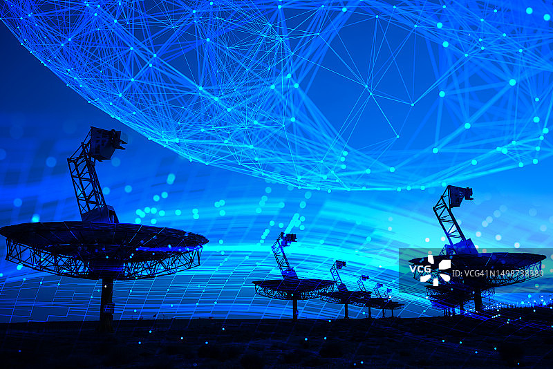 蓝色夜空的合成图像，大数据通信概念图片素材