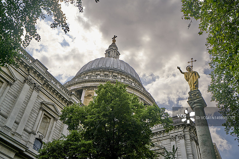 英国伦敦圣保罗大教堂图片素材