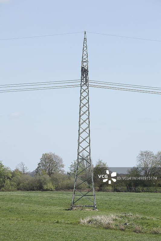 电线杆电力供应德国蓝天图片素材