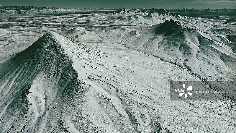 内华达州暖泉镇雪山山脉航拍图片素材