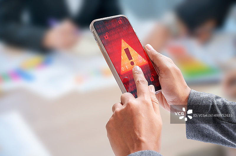 蓝色连帽衫黑客与代码背景图片素材