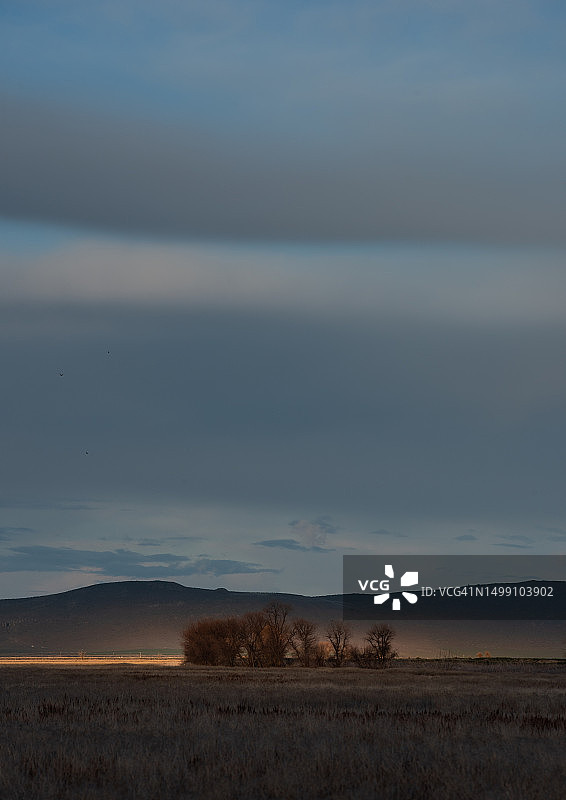 日落时分的山景图片素材