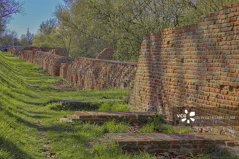 意大利艾米利亚-罗马涅费拉拉文艺复兴时期的城墙一角图片素材