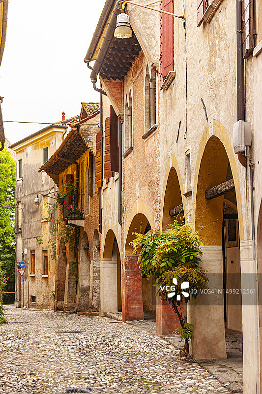 意大利威尼托特雷维索市中心的小街道图片素材