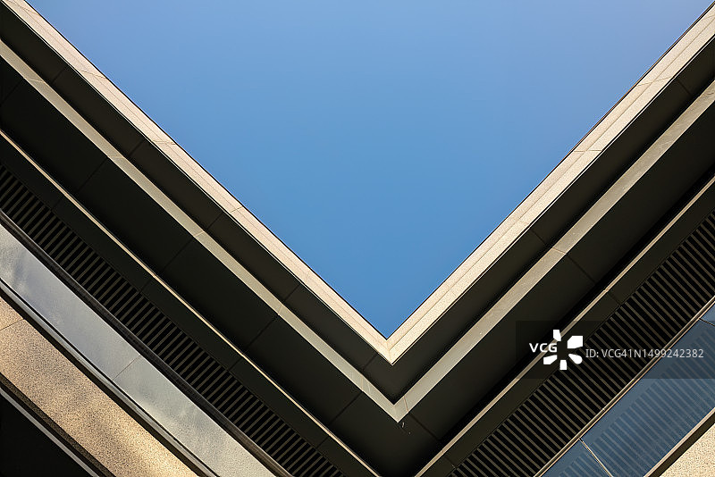 V形现代屋顶结构图片素材