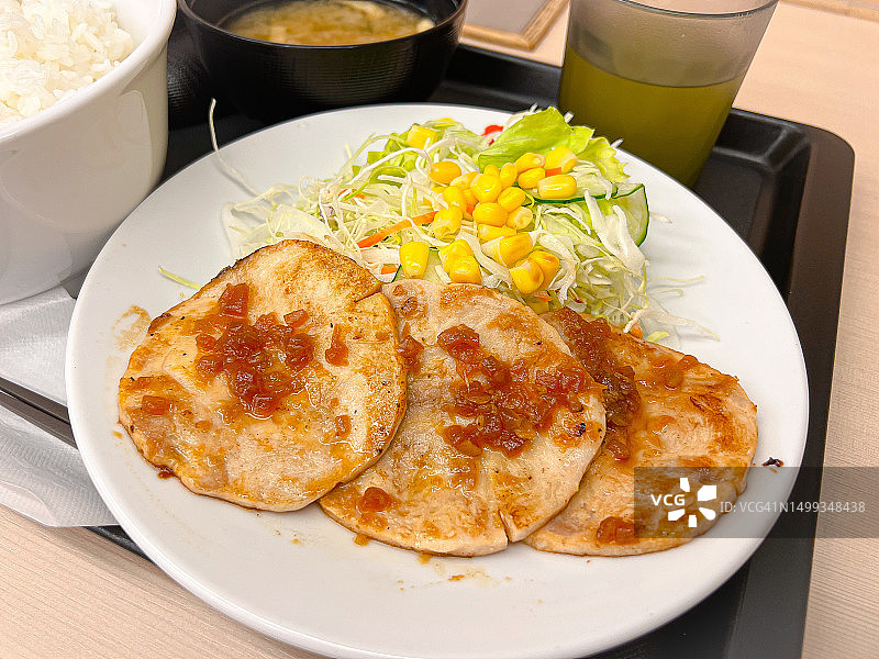 复古风格鸡肉定食图片素材