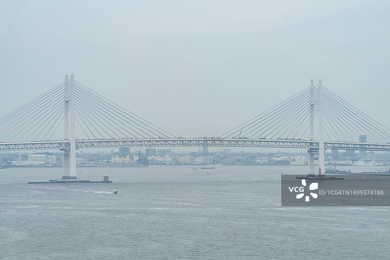 日本横滨市的城市高速公路桥图片素材