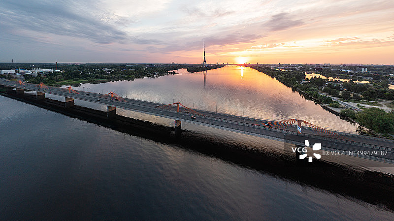 拉脱维亚里加的南桥图片素材
