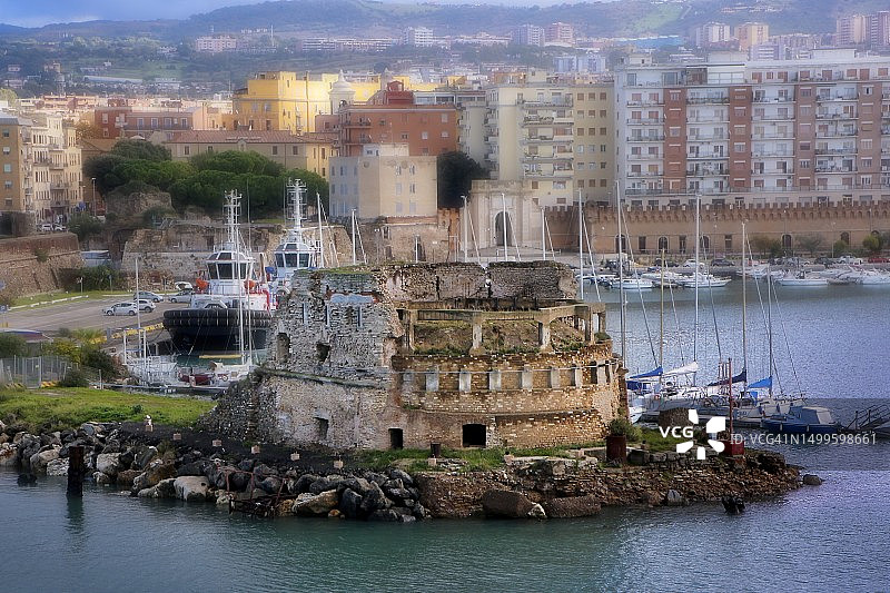 奇维塔韦基亚灯塔遗址港口图片素材