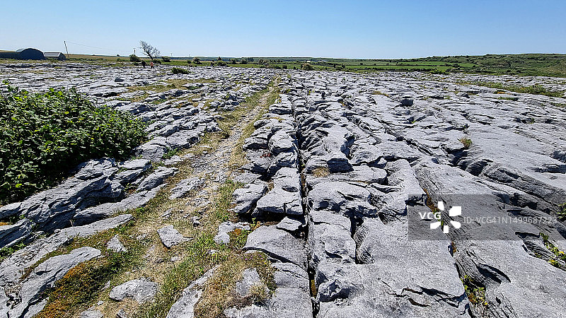 Poulnabrone的石灰岩高原（喀斯特或石芽）图片素材