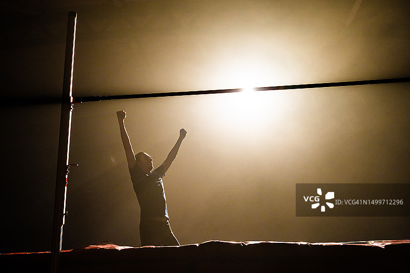 庆祝成功的运动员图片素材