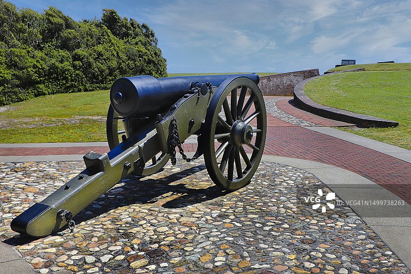 梅肯堡州立公园入口处的火炮图片素材