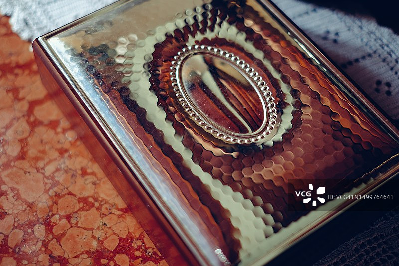 古董木箱特写图片素材