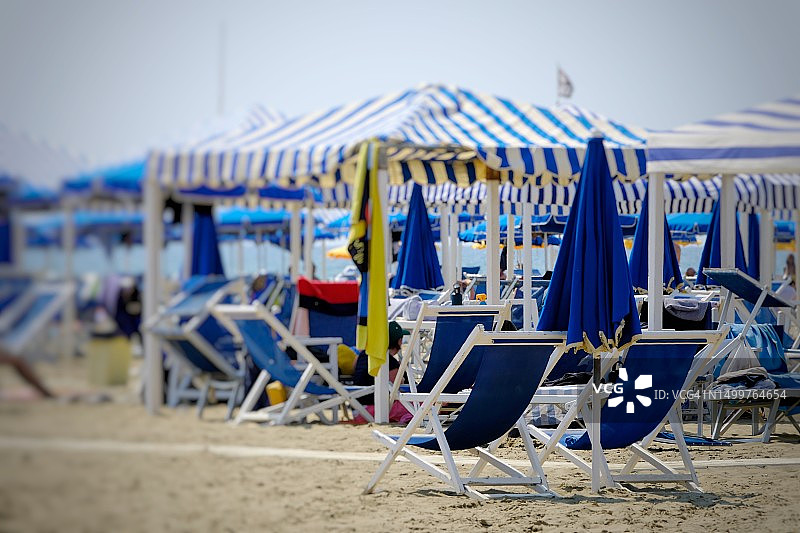 沙滩椅和遮阳伞，沐浴场所图片素材