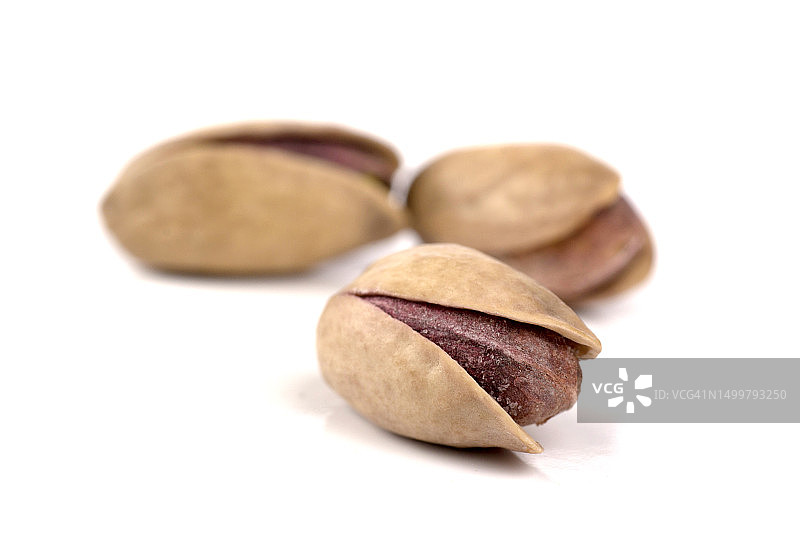 白色背景上的开心果图片素材