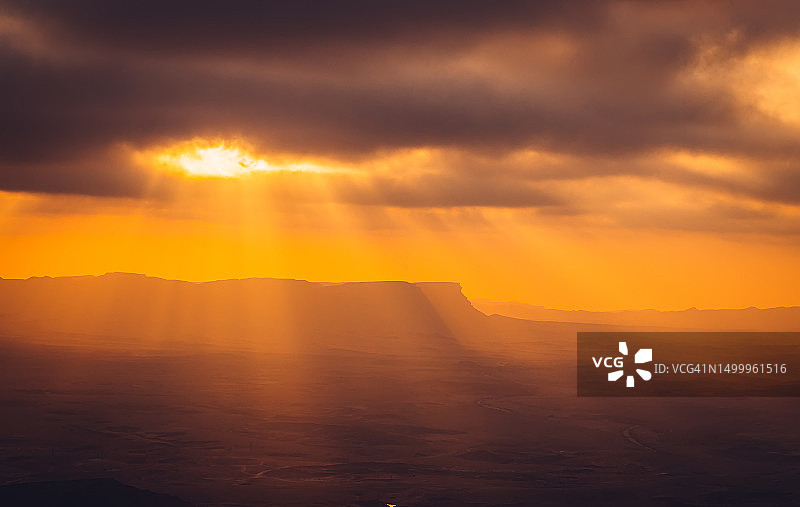 日落时分的沙漠景色图片素材