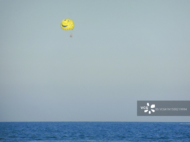 海上降落伞图片素材