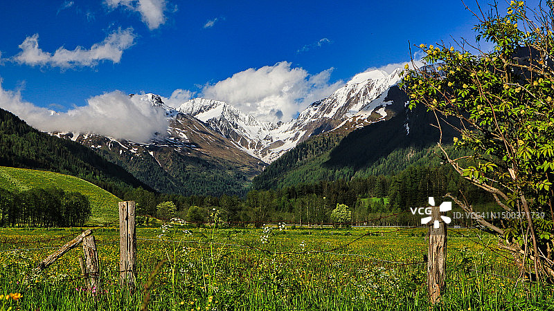 意大利Pfitsch的田野风光图片素材