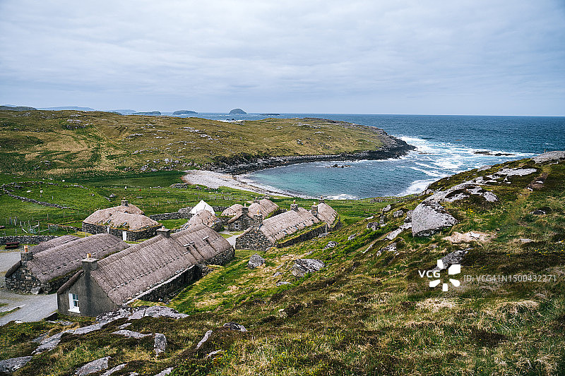 海边的石头房子群图片素材
