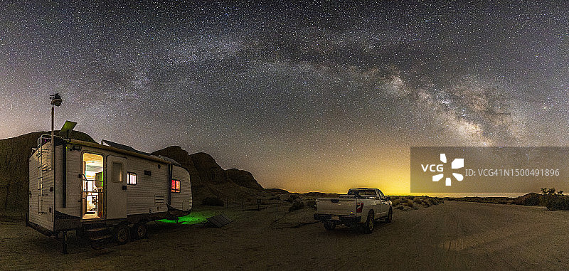 星空下的露营图片素材