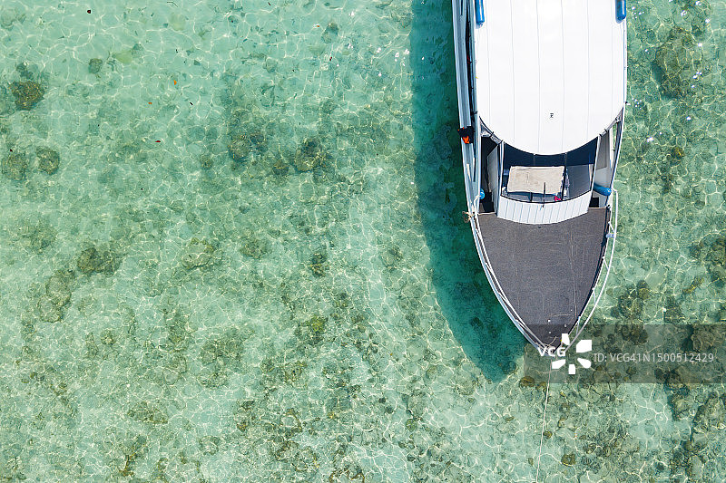 海上快艇航拍近景图片素材