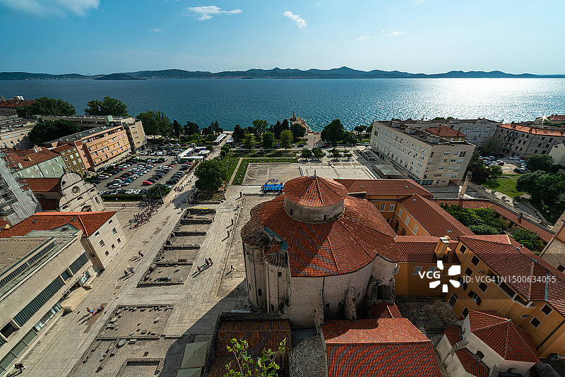 克罗地亚扎达尔海边建筑高角度景观图片素材