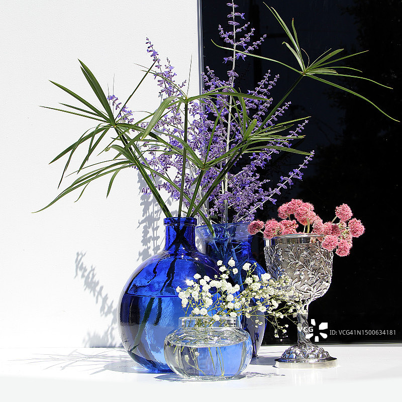 花瓶与鲜花特写，美国图片素材