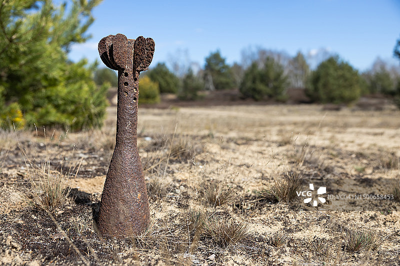 生锈的手榴弹图片素材