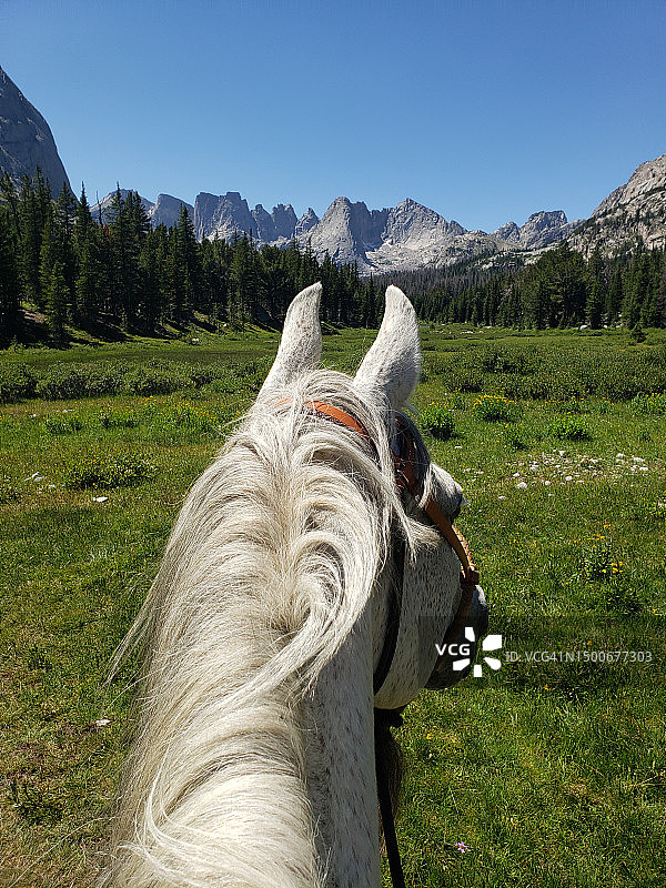 怀俄明州弗里蒙特县的骑马活动，美国图片素材