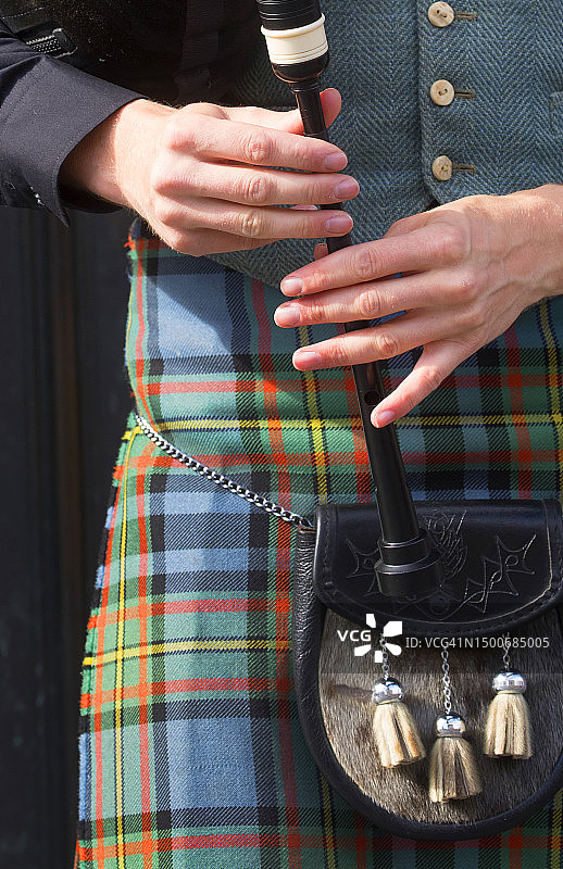 吹风笛的人图片素材