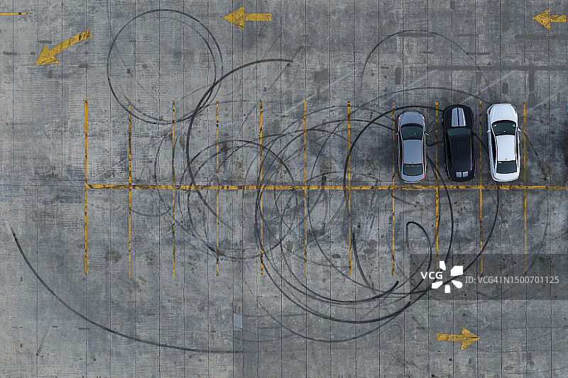 佐治亚州亚特兰大轮胎印停车场图片素材