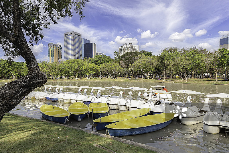 曼谷乍都乍公园：城市中心的周末市场图片素材